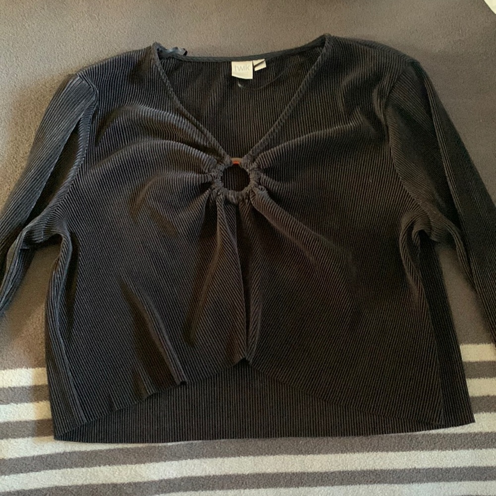 Hoop long sleeve black top twik s